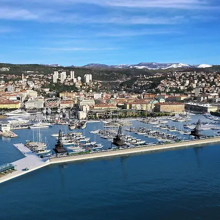 Appartement Jasna With Breathtaking Sea View, Terrace And Free Parking *