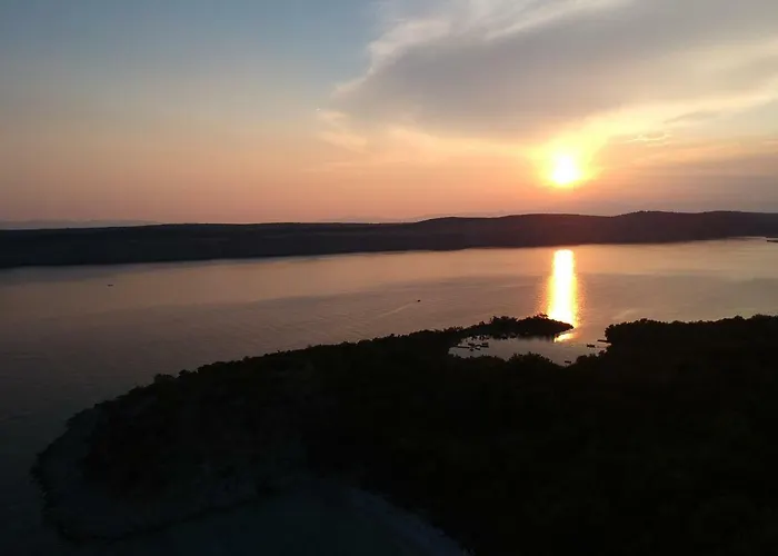 Jasna With Breathtaking Sea View, Terrace And Free Parking