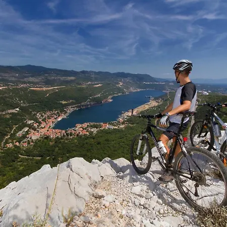 Jasna With Breathtaking Sea View, Terrace And Free Parking Apartman