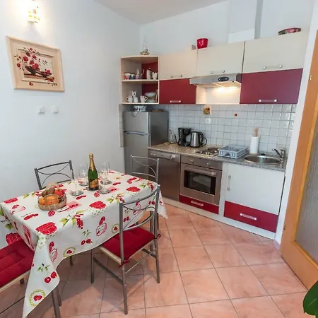 Apartment Jasna With Breathtaking Sea View, Terrace And Free Parking Hreljin